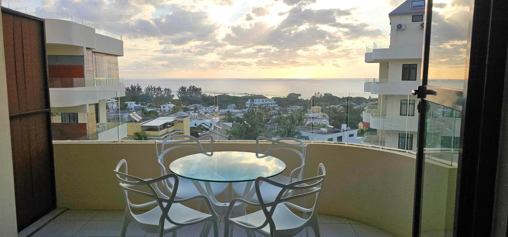 Апартаменты Zen Retreat With Stunning Sea Views And Sunsets Flic en Flac Экстерьер фото